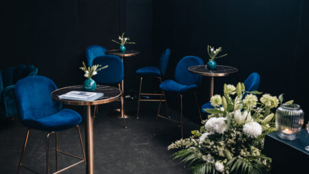 Photo événement du Salon Prestige Auto a Beaunes avec le mobilier de 126 Events