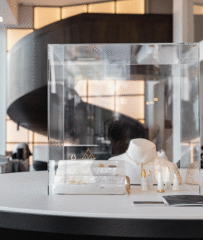 photo d'une vitrine transparente en location par 126 Events